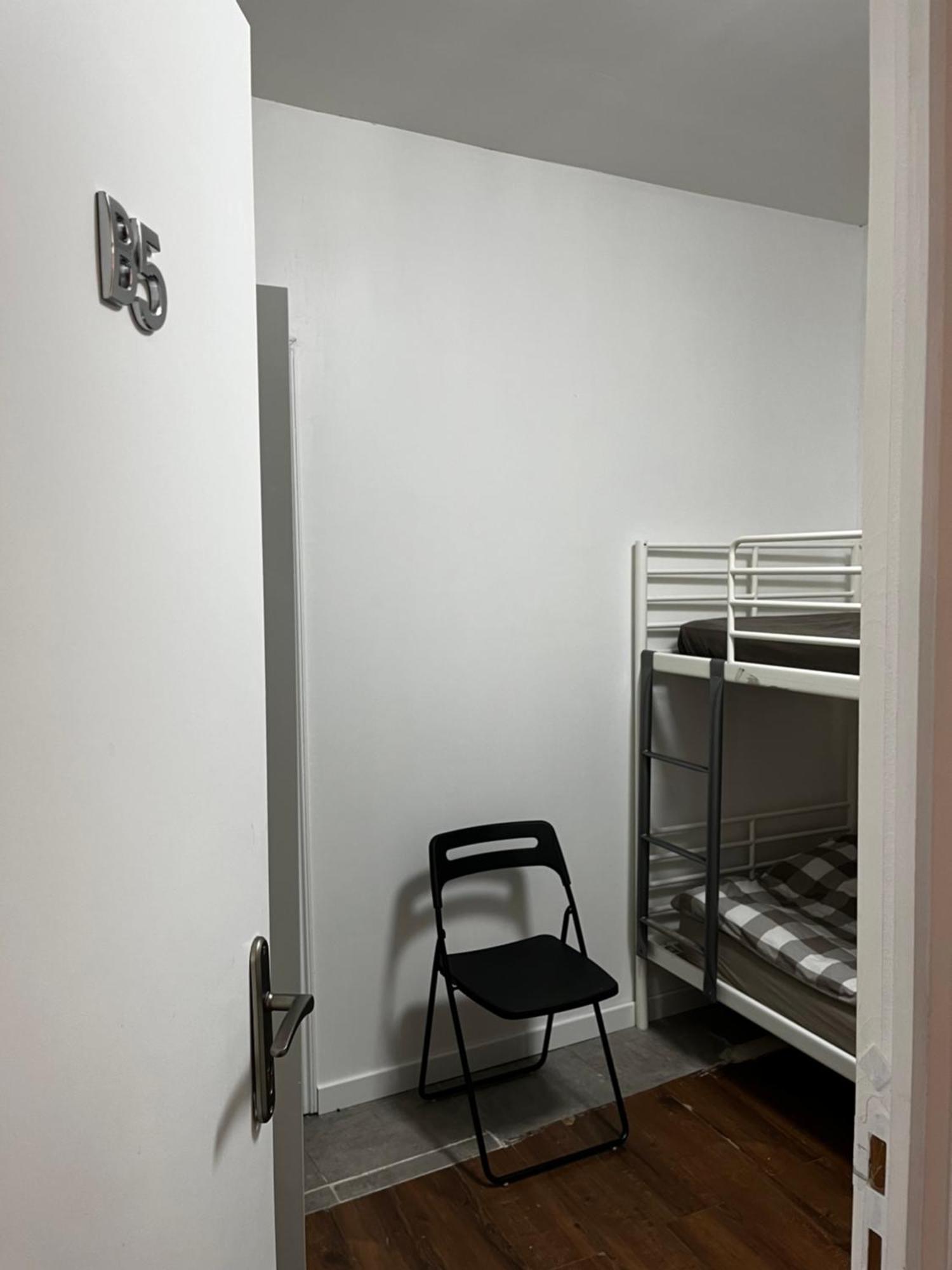 Chez Mia Paris Hostel Bagian luar foto