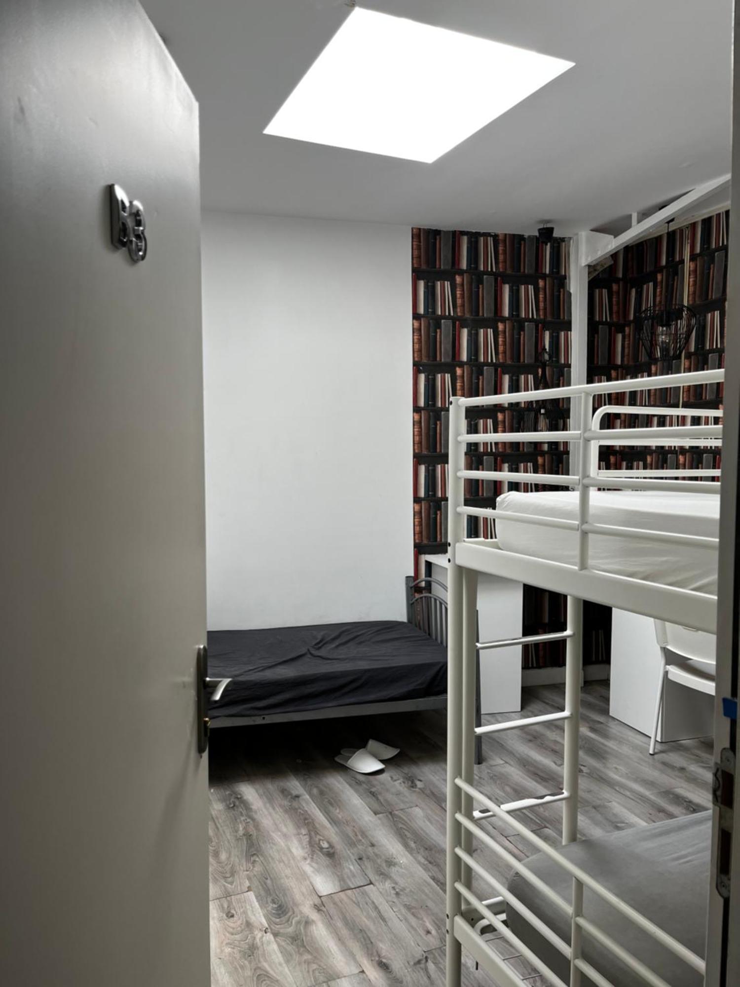 Chez Mia Paris Hostel Bagian luar foto