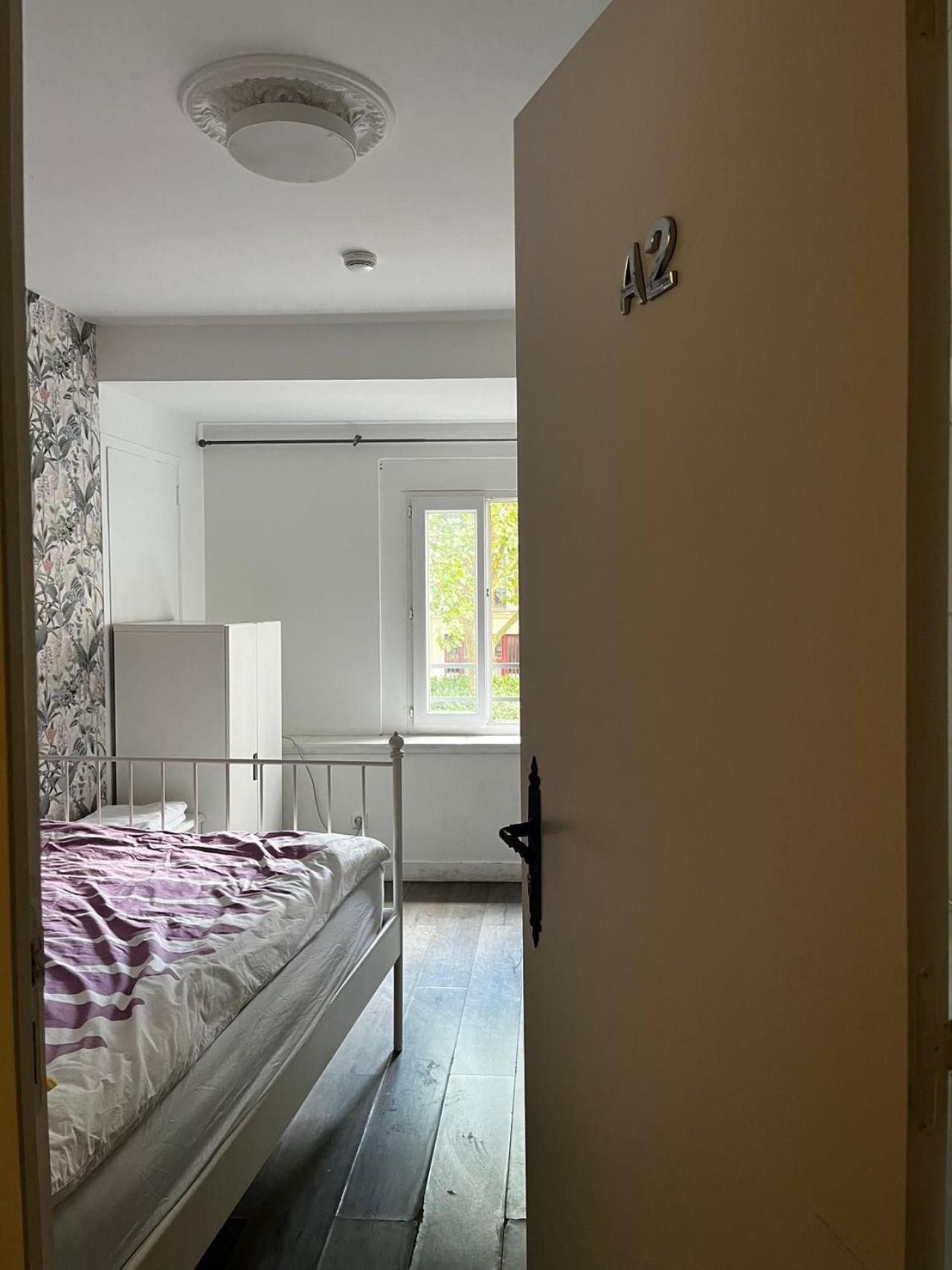 Chez Mia Paris Hostel Bagian luar foto