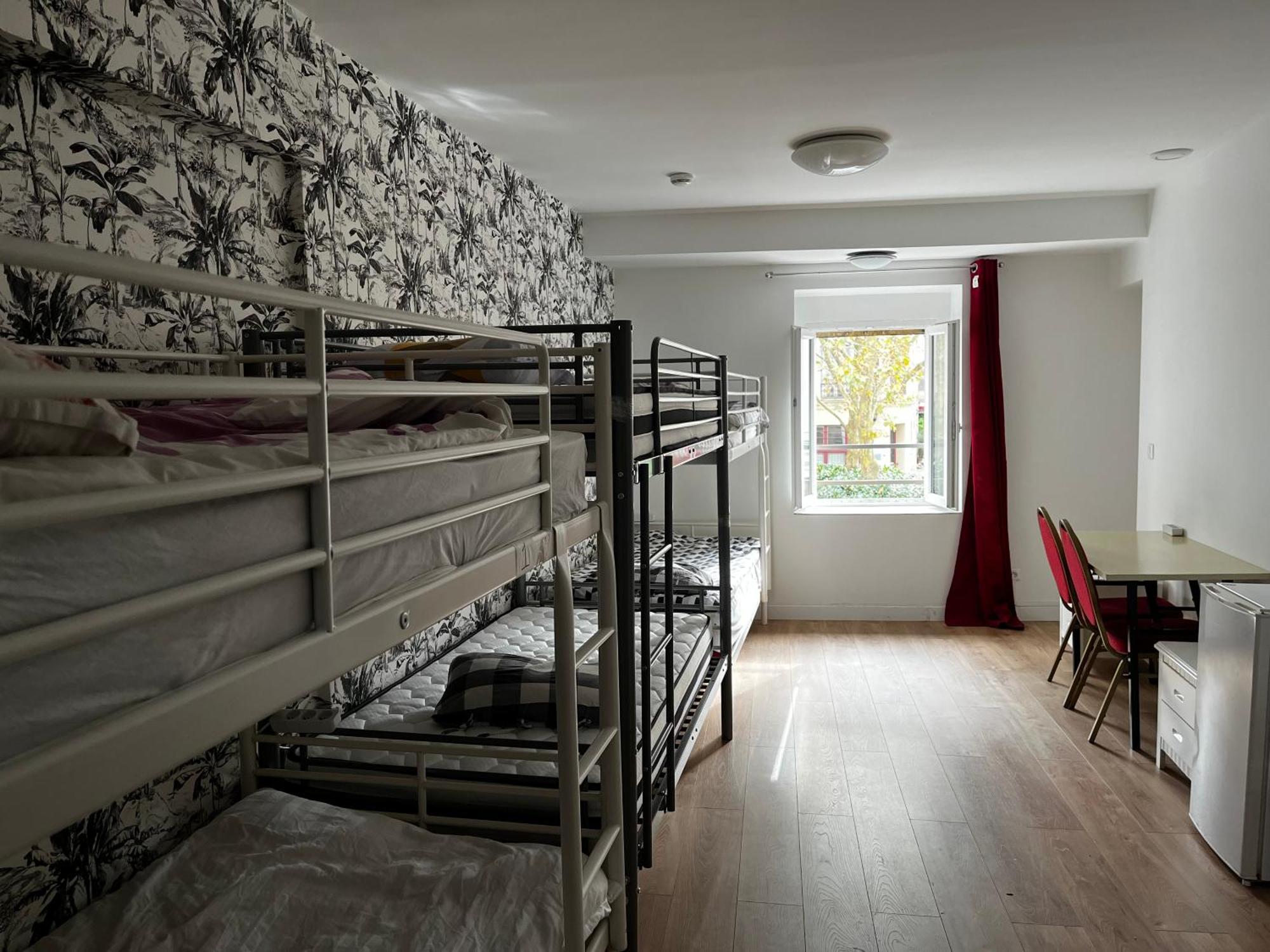 Chez Mia Paris Hostel Bagian luar foto