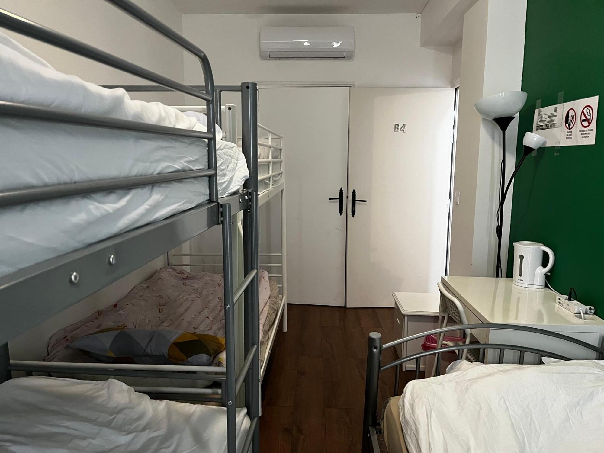 Chez Mia Paris Hostel Bagian luar foto